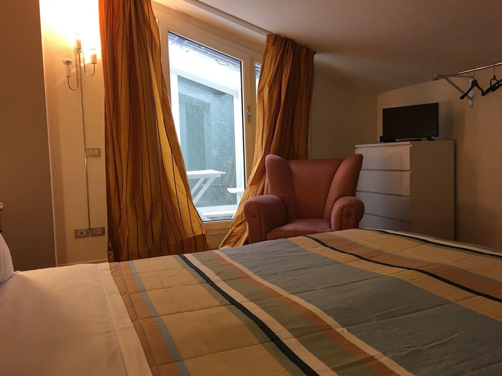Domus Nova Residenza Il B&B Мантова Екстериор снимка
